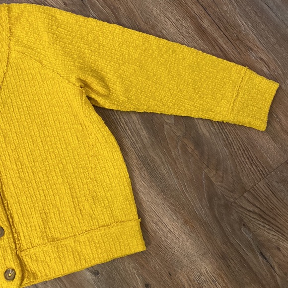 Vince Camuto Textured Semi-crop Top Button Cardigan Sweater Jacket Mustard Gold - Picture 5 of 7